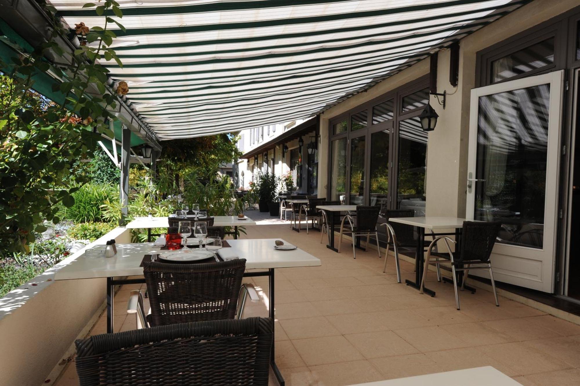Logis Hotel Le Belle Rive Нажак Екстериор снимка