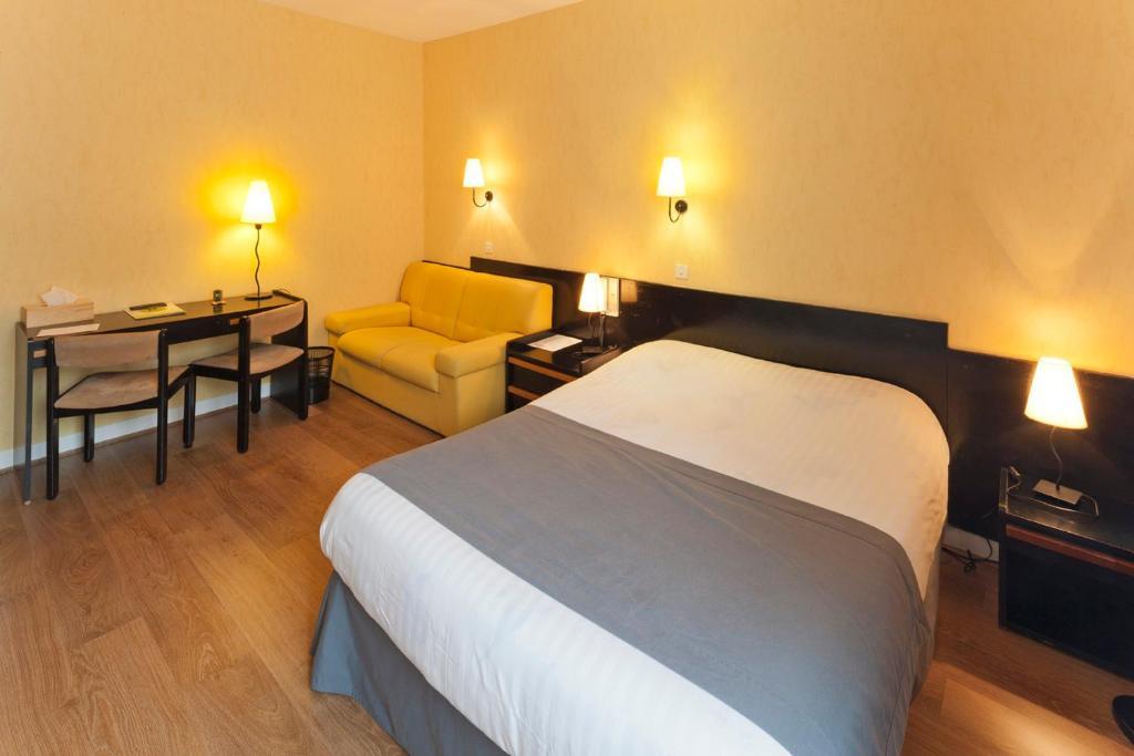 Logis Hotel Le Belle Rive Нажак Екстериор снимка