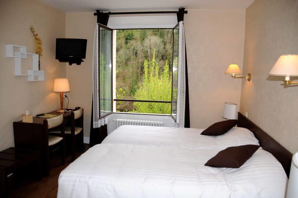 Logis Hotel Le Belle Rive Нажак Екстериор снимка